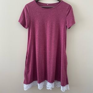 T-shirt dress with lace trim